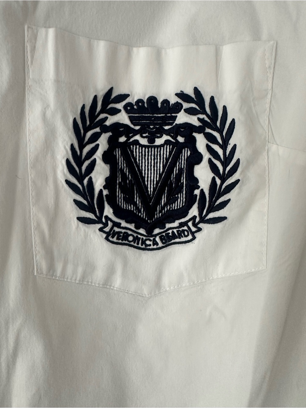 Veronica Beard Lloyd Logo Crest Button Down Shirt in White Size 2 - Picture 5 of 9